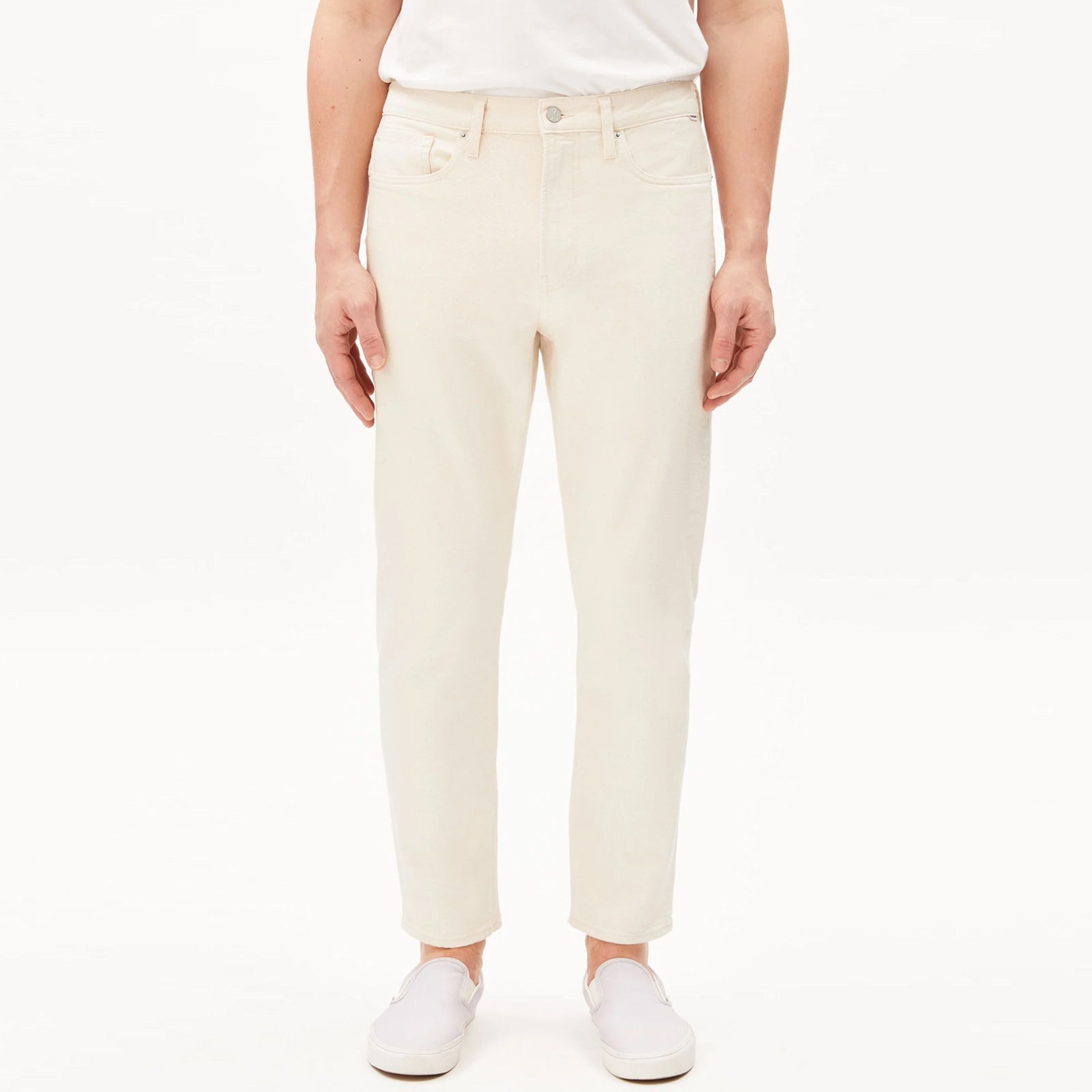 Maakx Relaxed Tapered Jeans undyed Armedangels