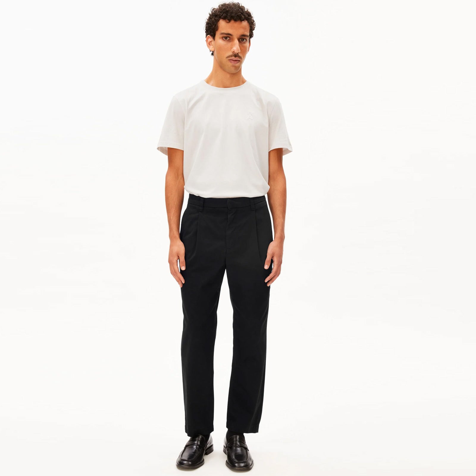 Taamir Pleated Chino Pant black