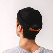 Miki Hat black Beton Cire