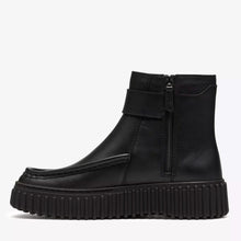 Torhill Buckle black tumbled