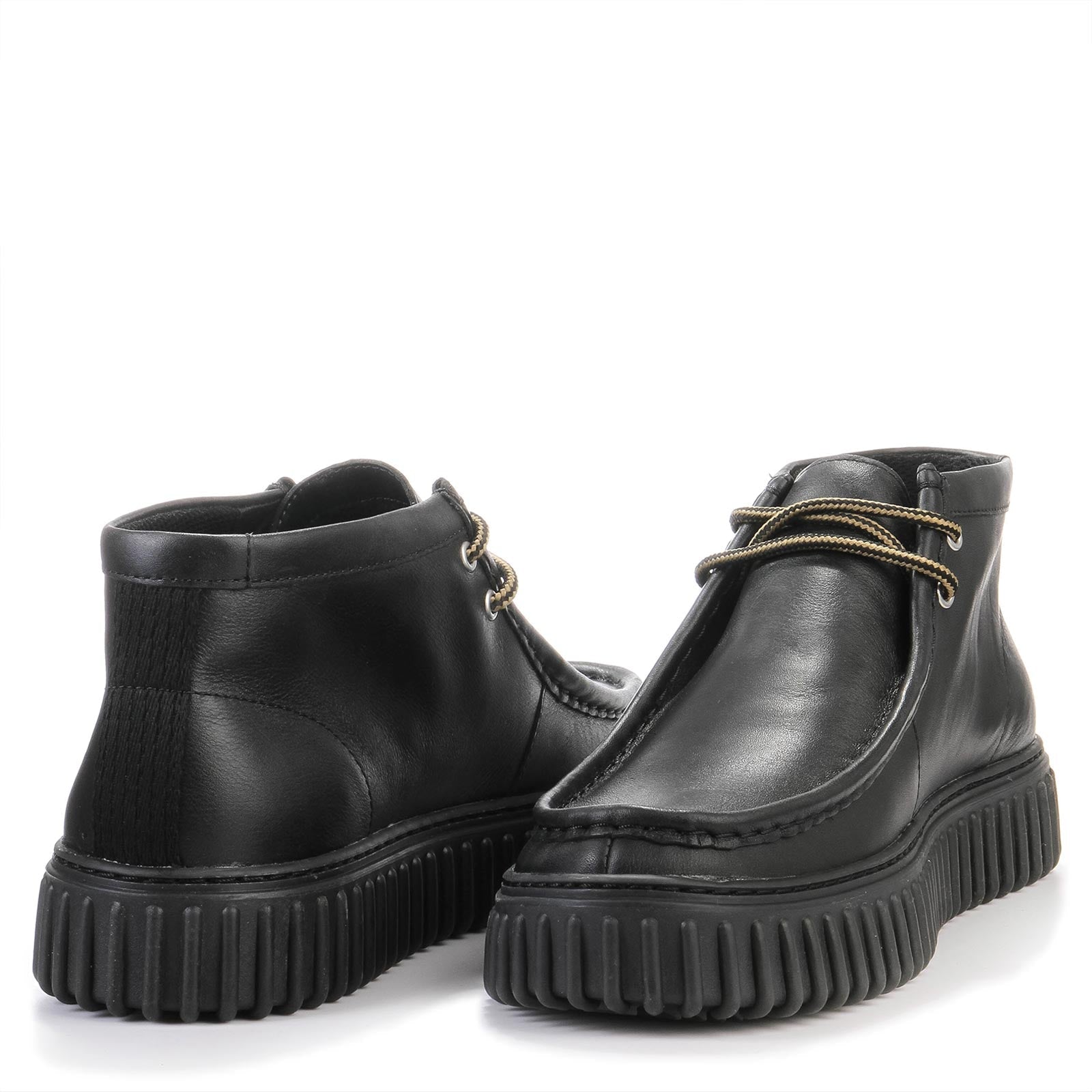 Torhill Hi black leather Clarks Originals