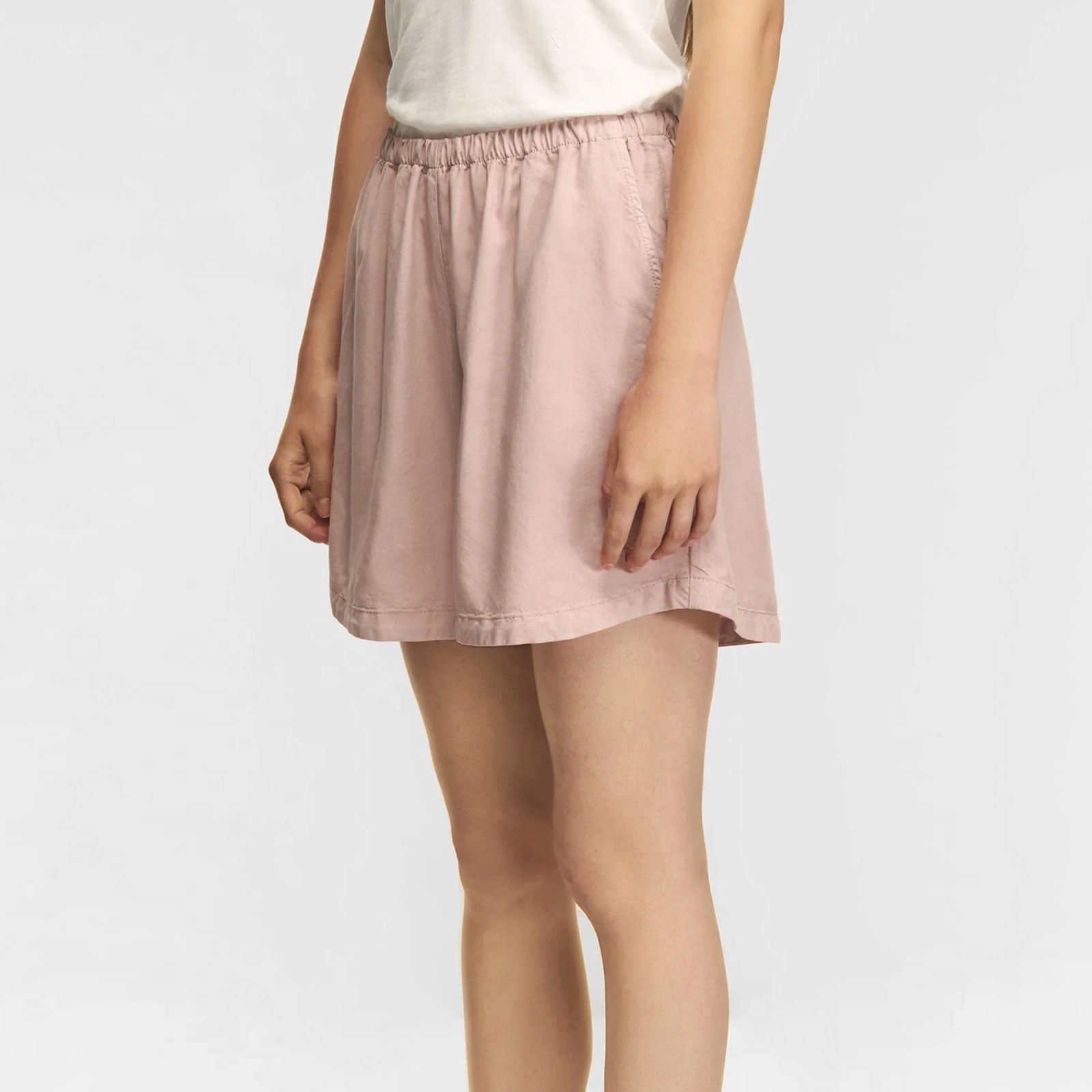 Alira Shorts rose Elvine