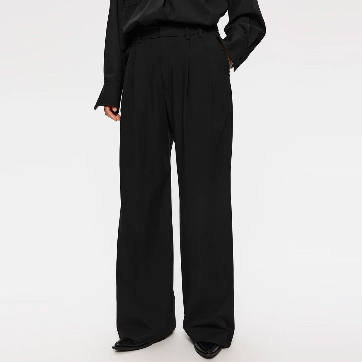 Dilay Herringbone Trousers black