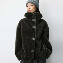 Amelio Oversized Buttoned Faux-Fur Coat kaki