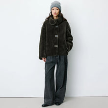 Amelio Oversized Buttoned Faux-Fur Coat kaki