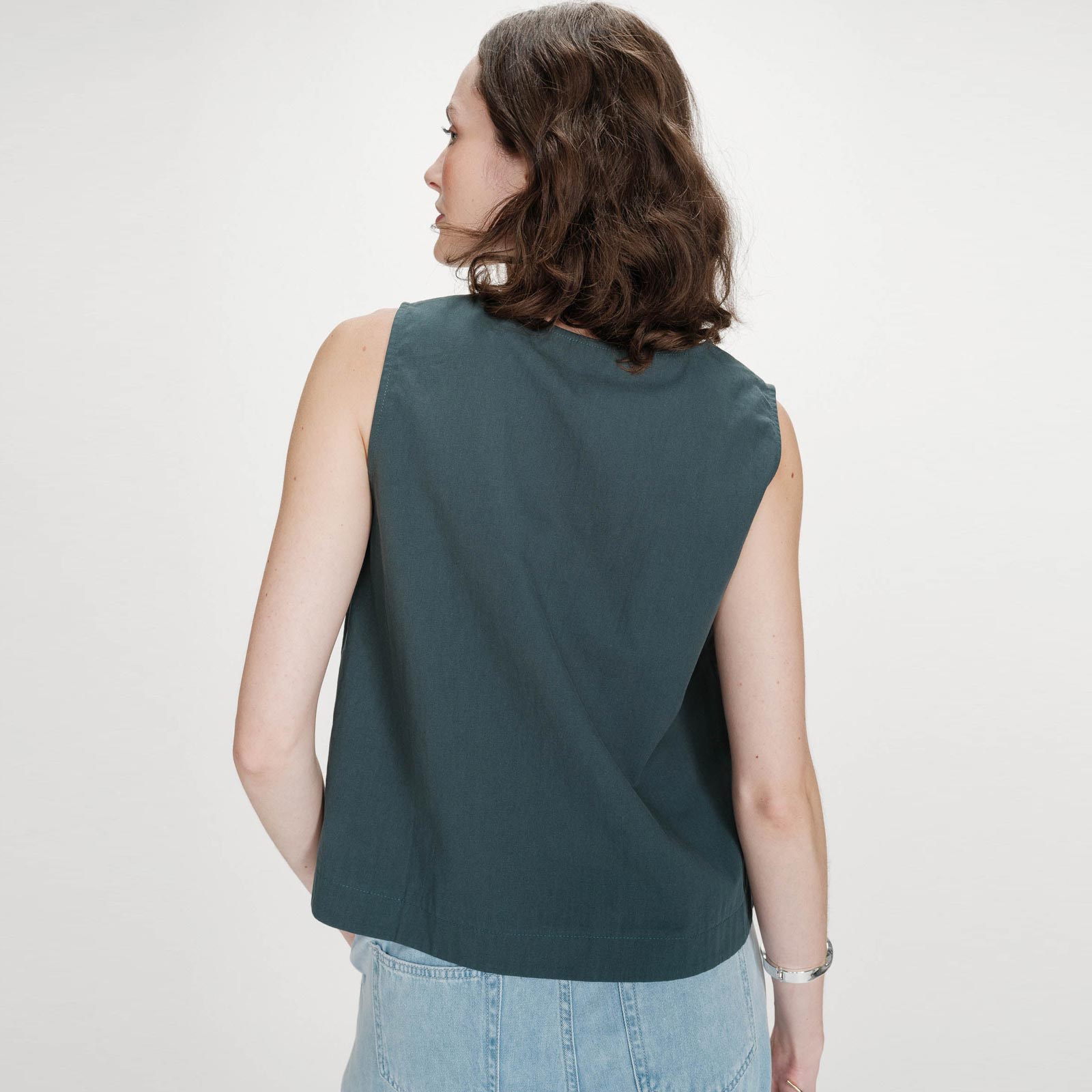 Sleeveless V-Neck Top Vagabond emeraude Grace & Mila