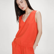 Sleeveless V-Neck Top Vagabond sanguine Grace & Mila