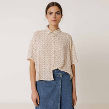 Allover Print Blouse crudo INDI&COLD