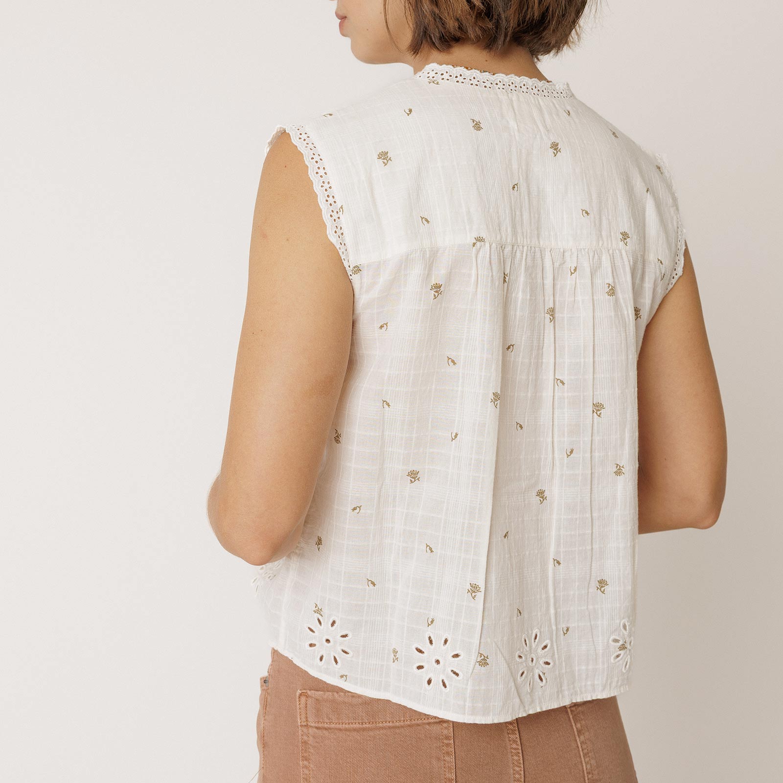 Embroidered Short Sleeve Blouse crudo INDI&COLD