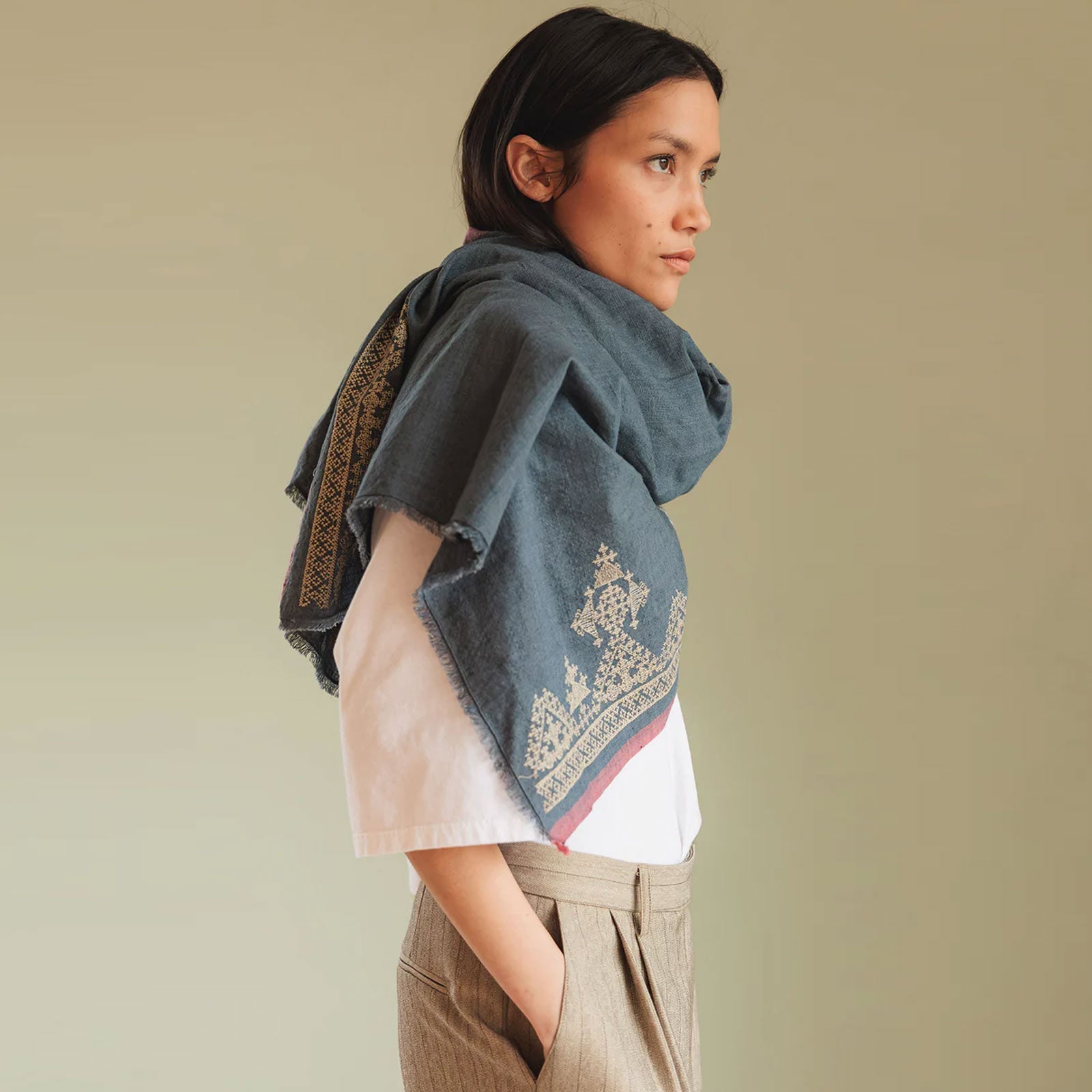Embroidery Cotton Scarf indigo INDI&COLD