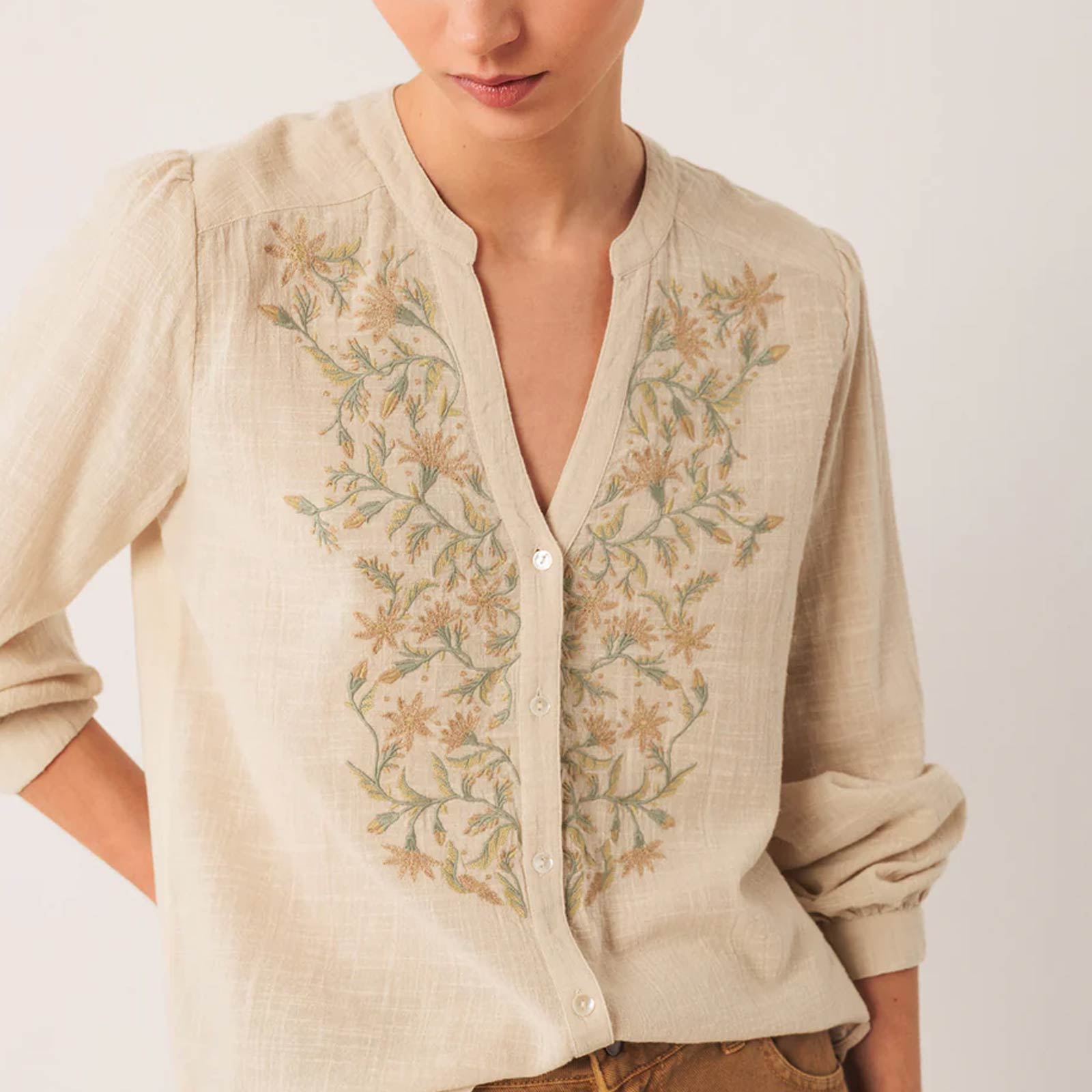 Embroidery Flower Cotton Blouse piedra INDI&COLD