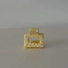 Ava Clip butter dots