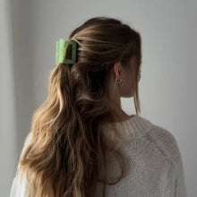 Elsa Clip apple green Jona the label