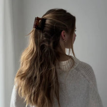 Elsa Clip dark chocolate Jona the label