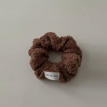 Everyday Scrunchie teddy brown Jona the label