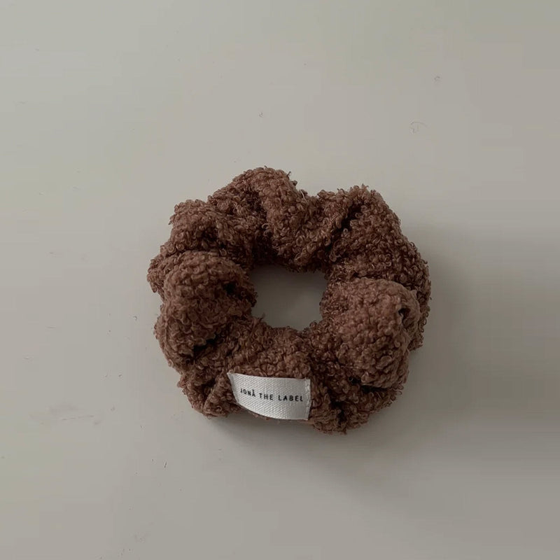 Everyday Scrunchie teddy brown Jona the label
