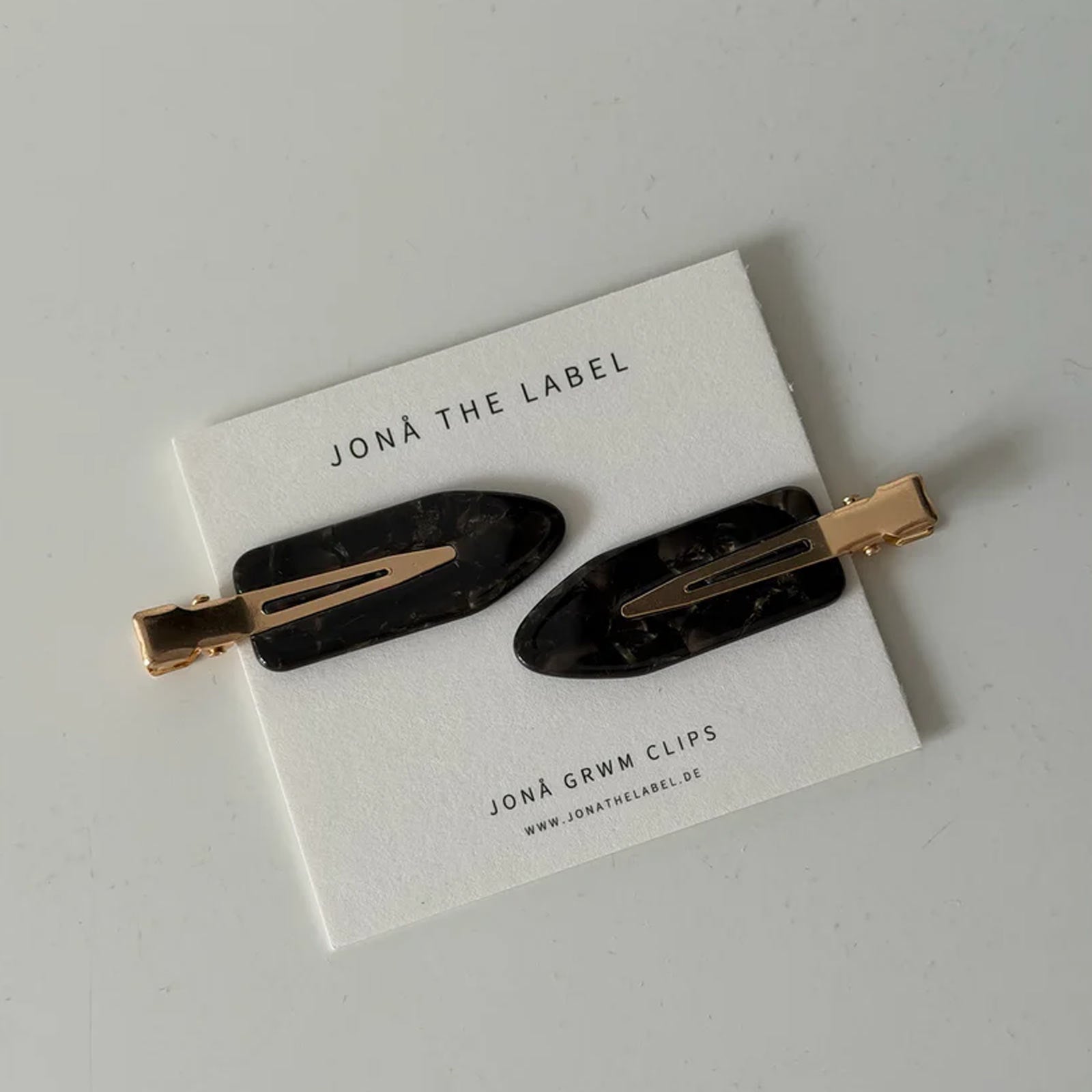 GRWM Clips espresso Jona the label