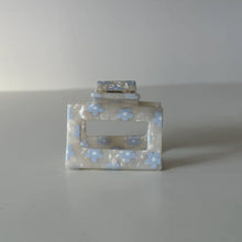Josefin Clip blue flowers Jona the label