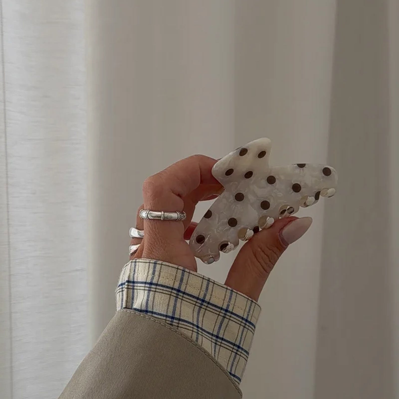 Line Clip brown polka