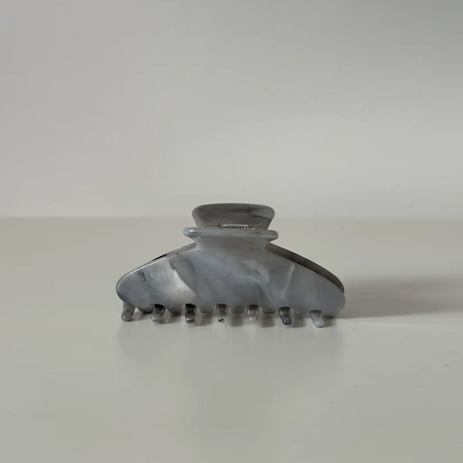 Line Clip foggy grey Jona the label