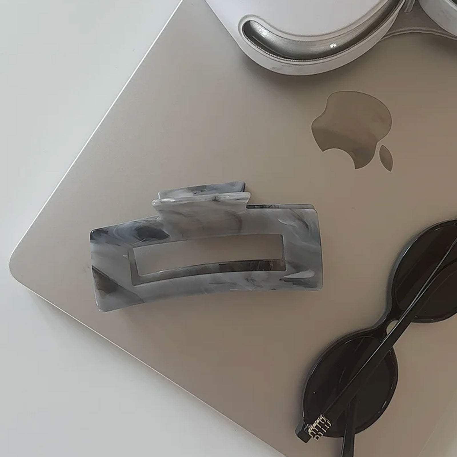 Mila Clip foggy grey Jona the label