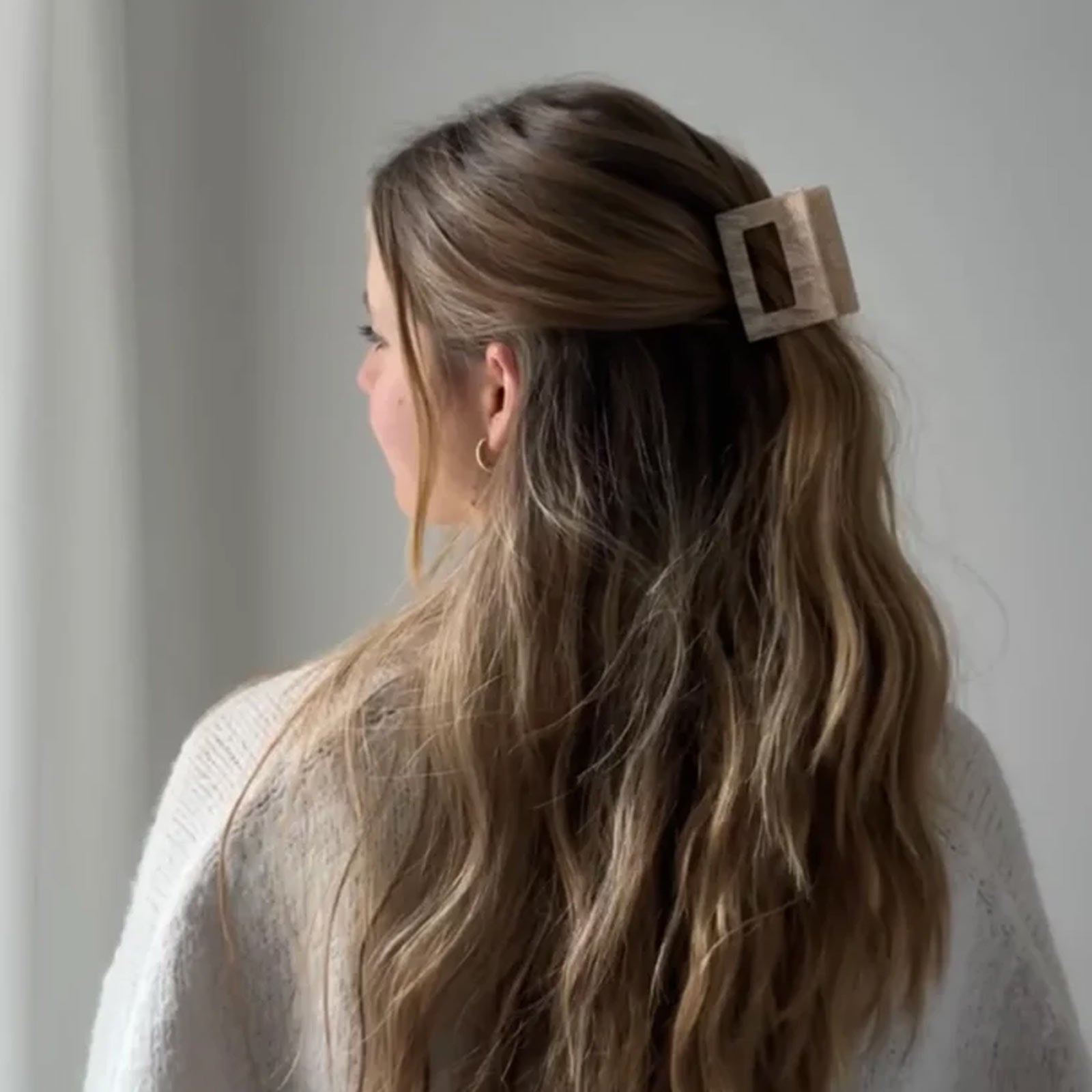 Elsa Clip camel swirl Jona the label