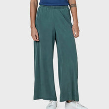 Lenora Pants moss green Klitmøller Collective