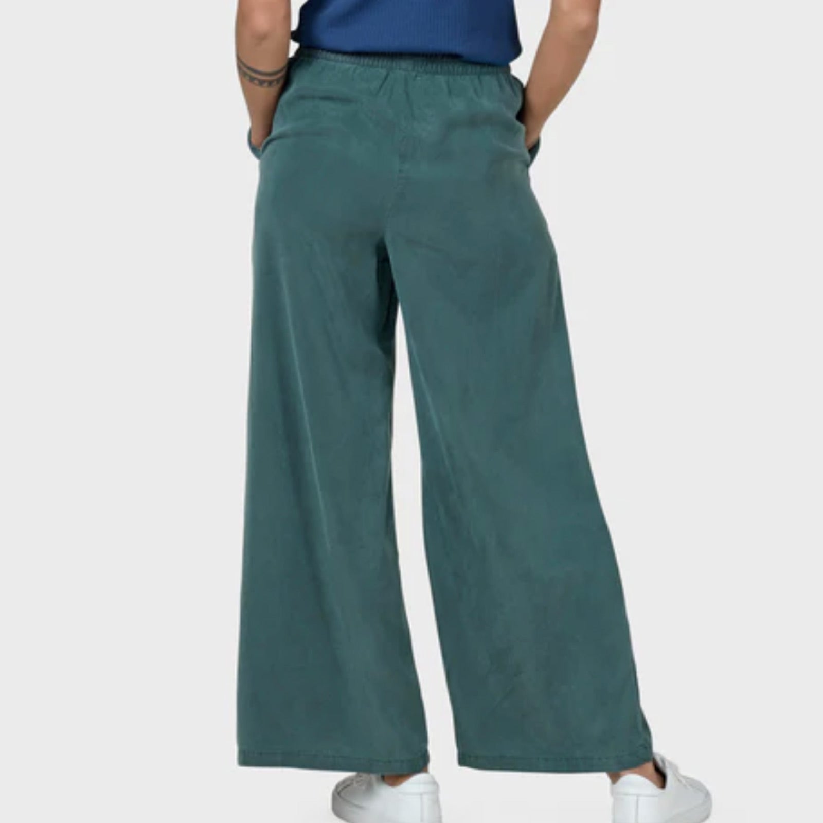Lenora Pants moss green Klitmøller Collective
