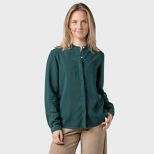 Simone Shirt moss green Klitmøller Collective