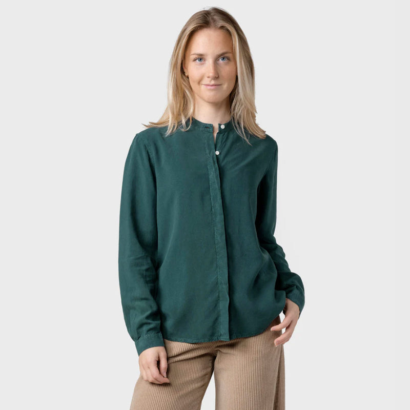 Simone Shirt moss green Klitmøller Collective