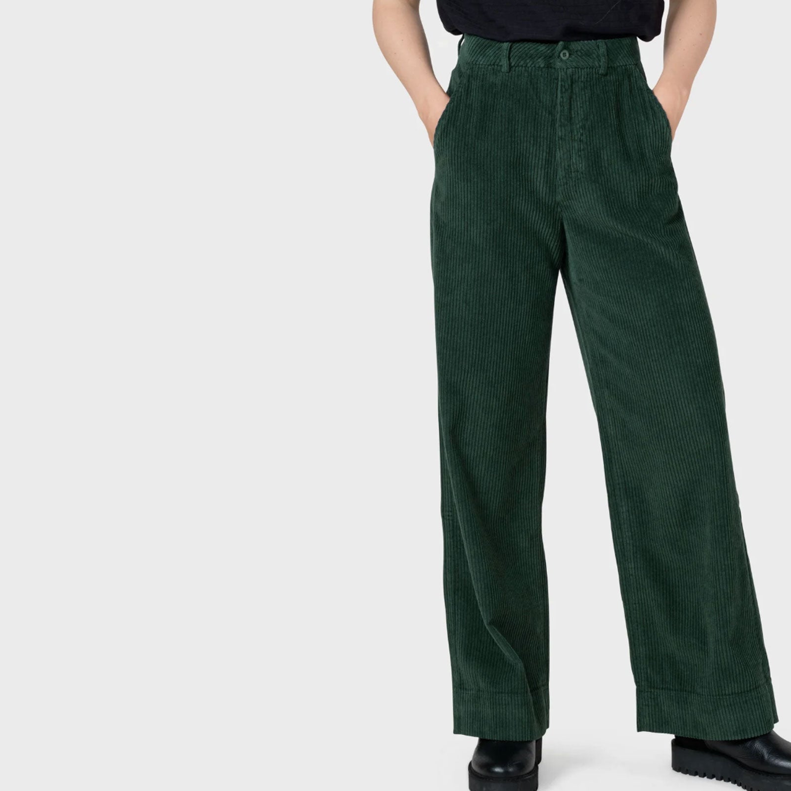 Lydia Jumbo Corduroy Pants moss green Klitmøller Collective