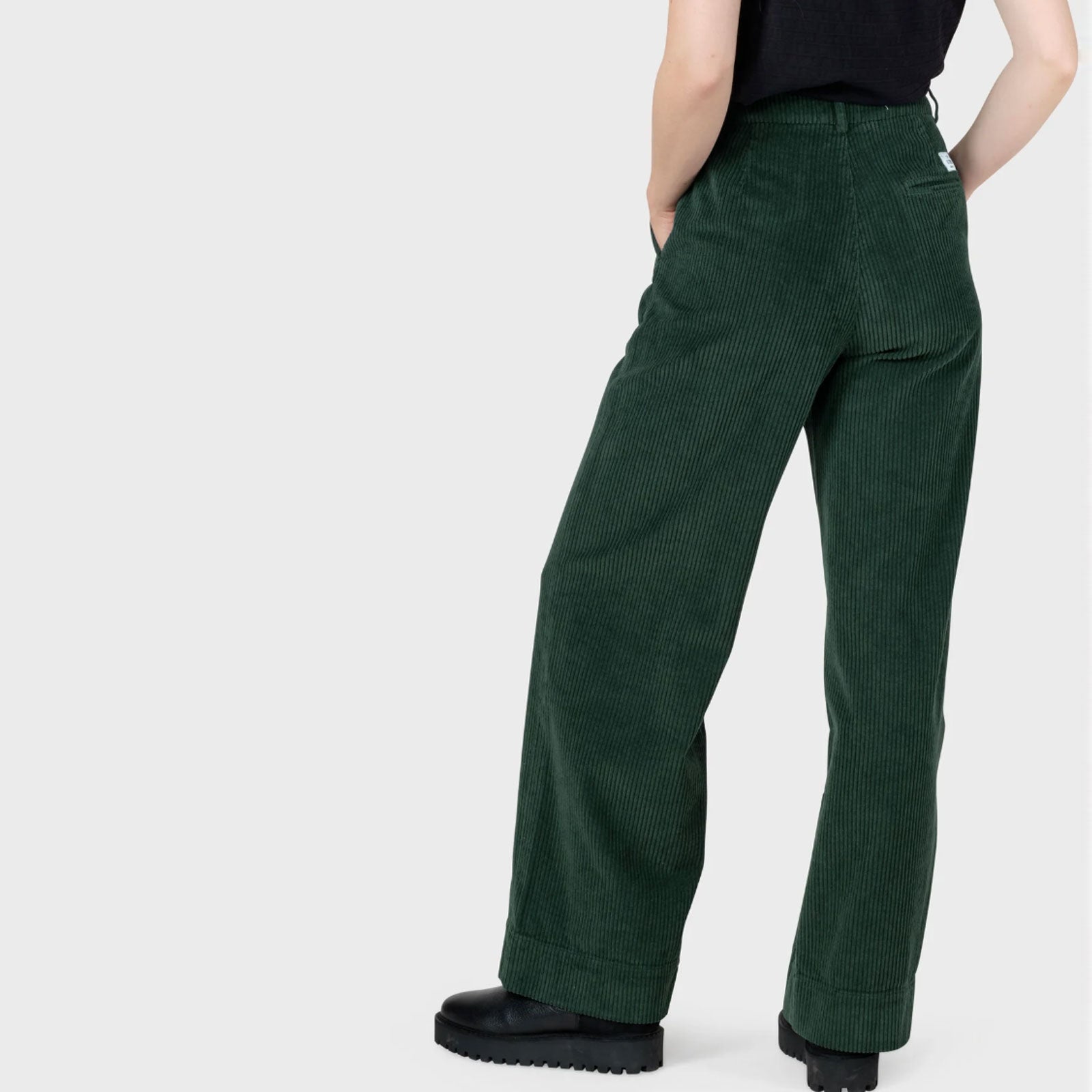 Lydia Jumbo Corduroy Pants moss green Klitmøller Collective