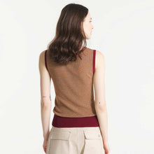 Giorgia Jacquard Vest burgundy Le Mont Saint Michel