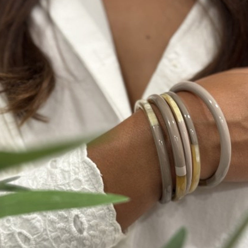 Buffle Horn Bracelet gris taupe Maison Kizo
