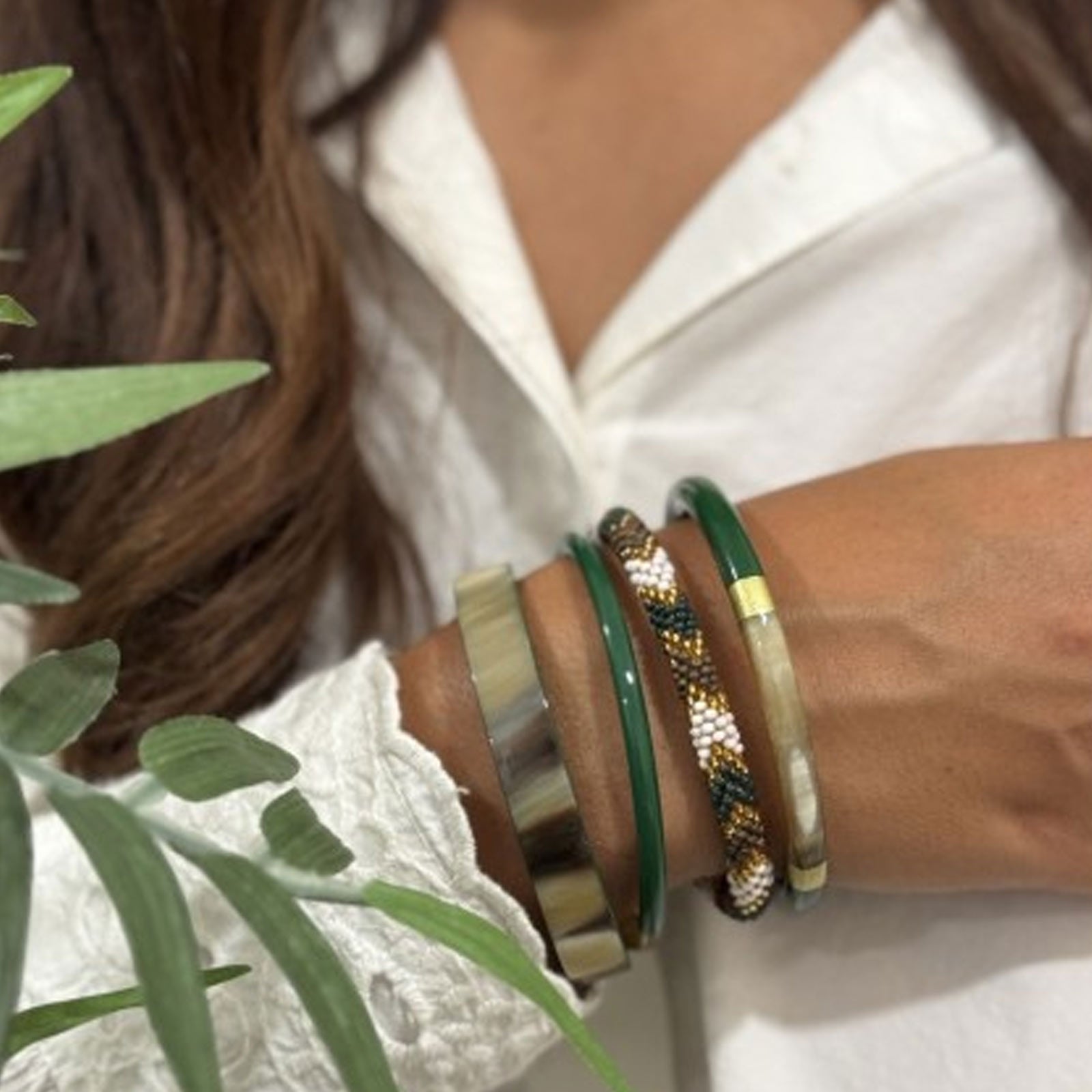 Flat Buffle Horn Bracelet vert sapin C40 Maison Kizo