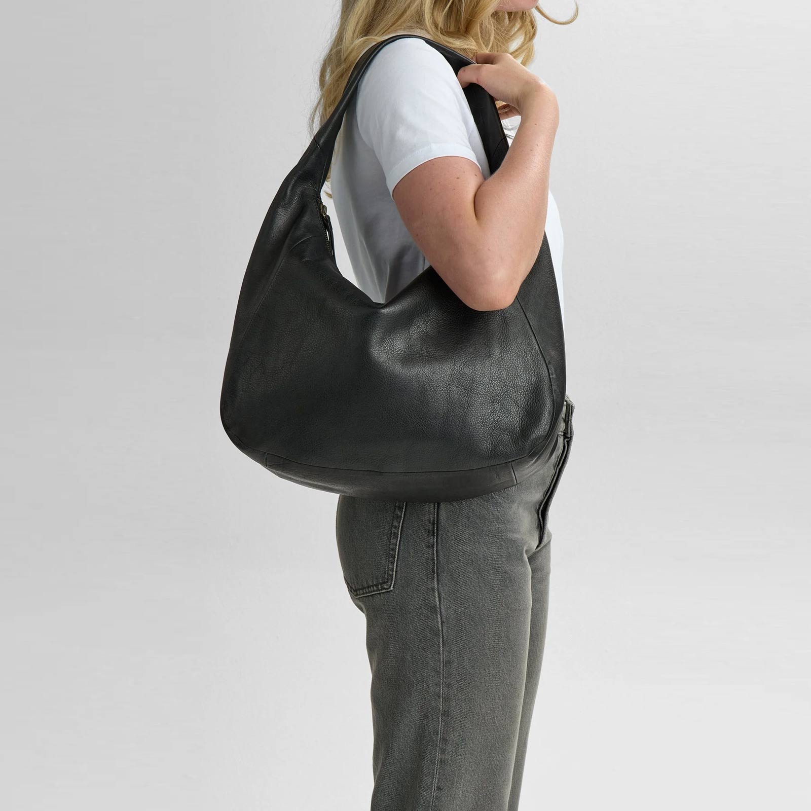 SamaraMBG Bag Soft Vintage black w/br. gold Markberg Denmark