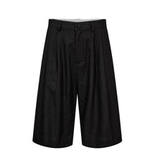 Nualani Shorts caviar Nümph