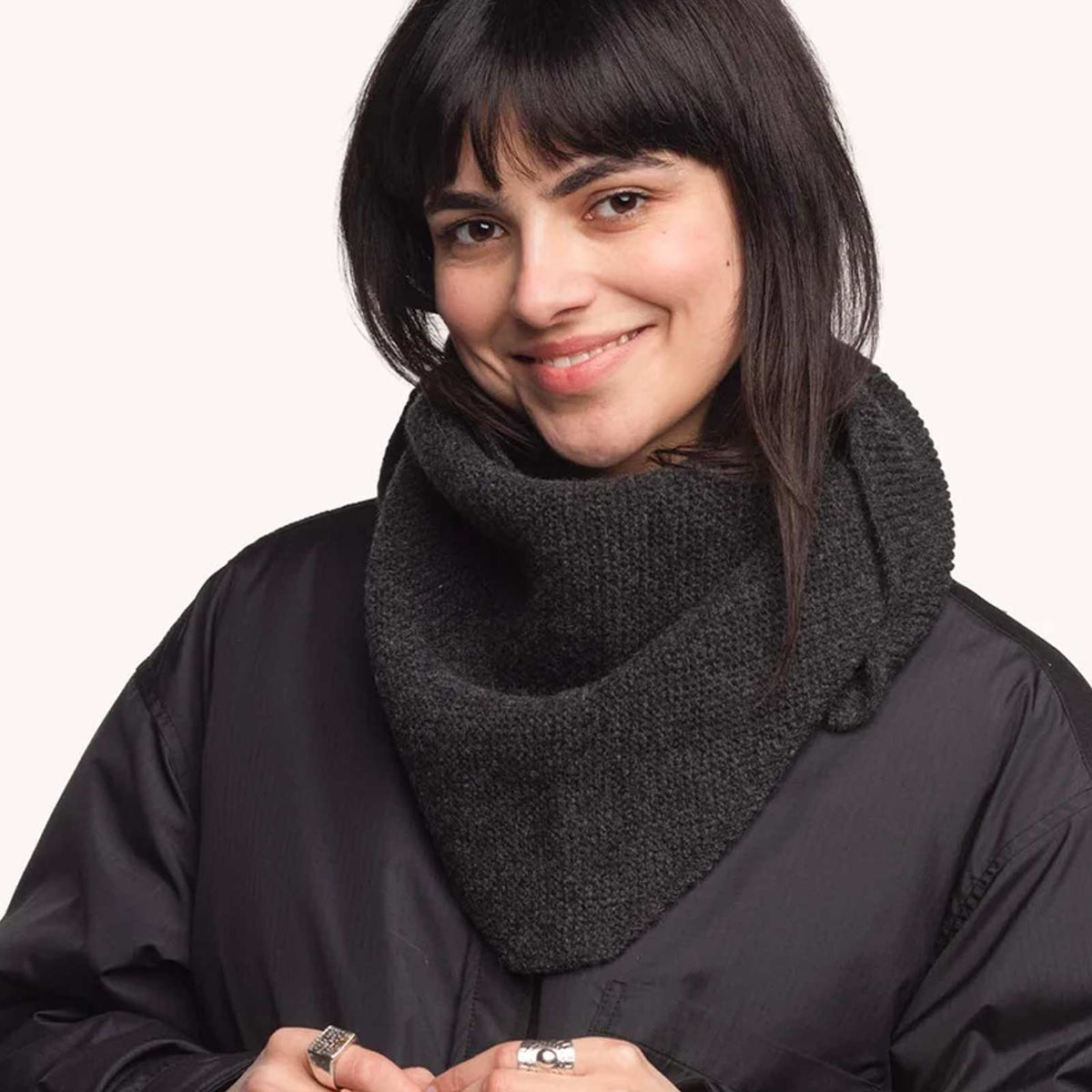 Kolmio Scarf black/grey