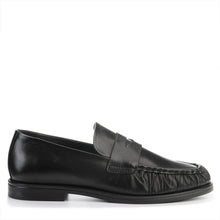 Whisper Leather Loafer black