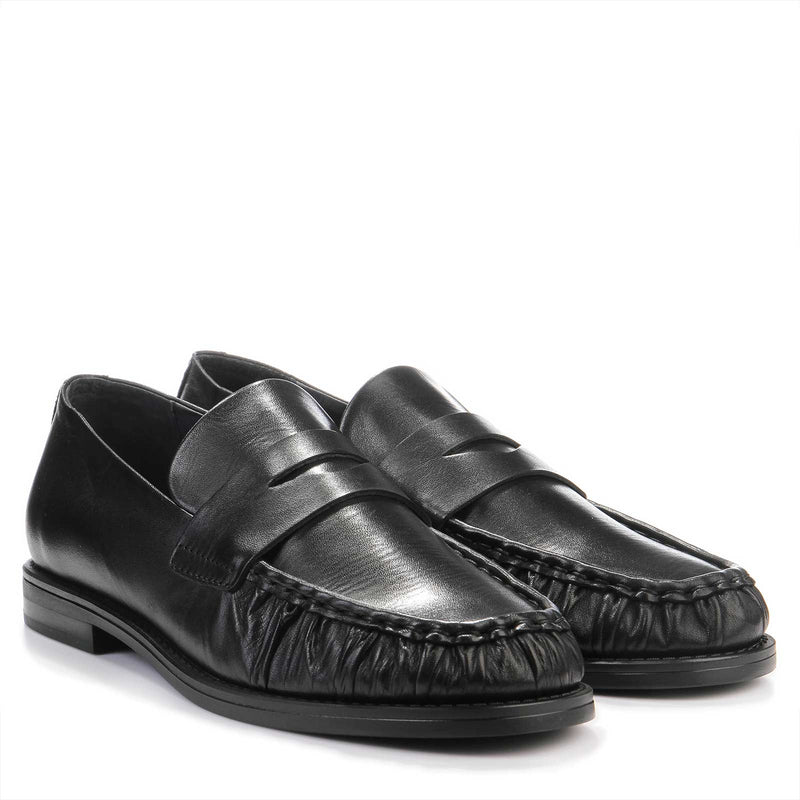 Whisper Leather Loafer black