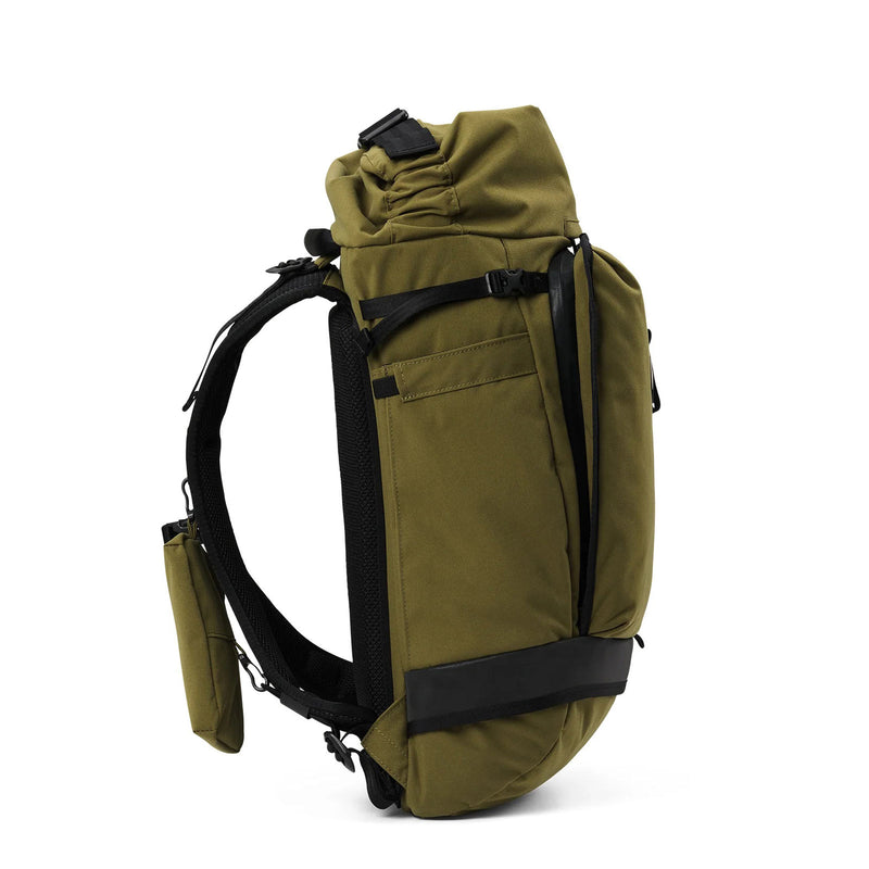 Komut Medium Backpack solid olive