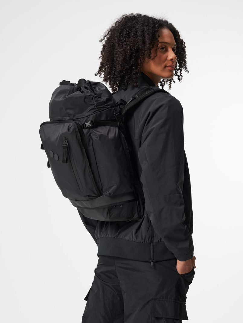 Komut Medium Bike Backpack pure black