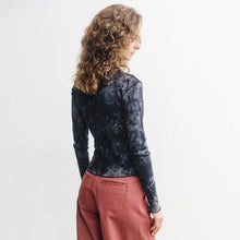 Pin-tucked Longsleeve black tie dye