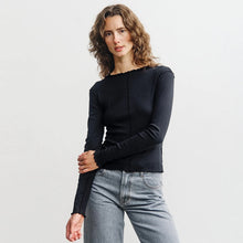 Pin-tucked Longsleeve true black