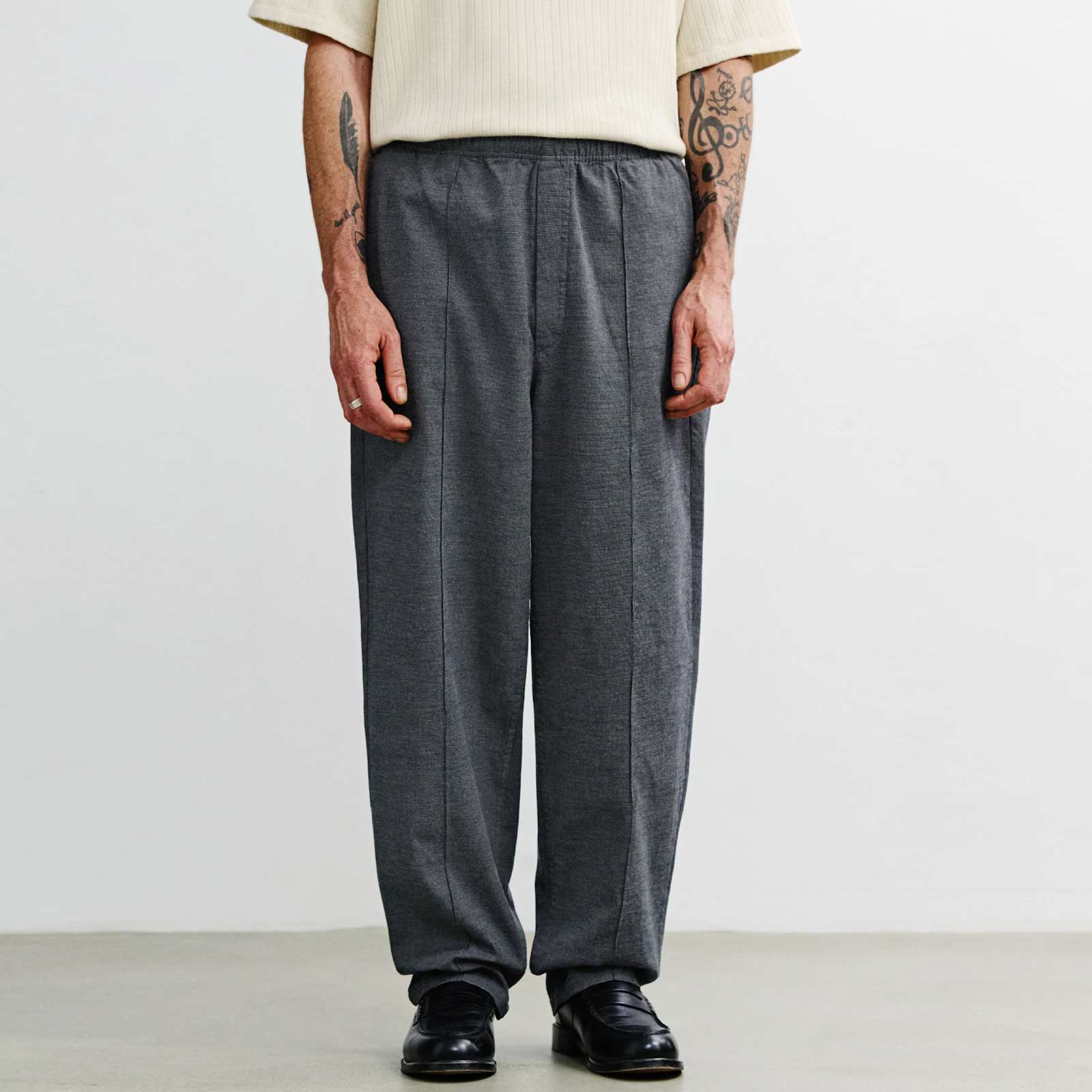 Pleated Wide Pant spotted black
