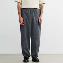 Pleated Wide Pant spotted black