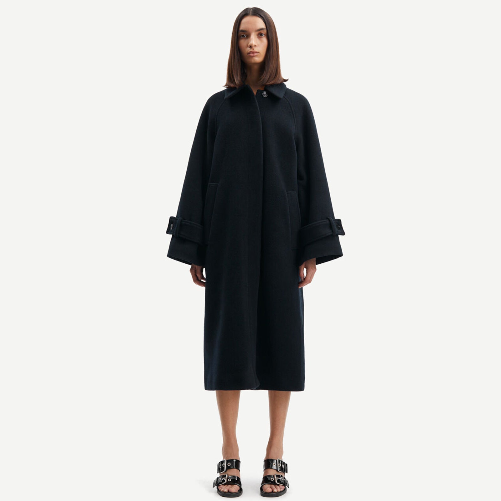 Alma Coat salute