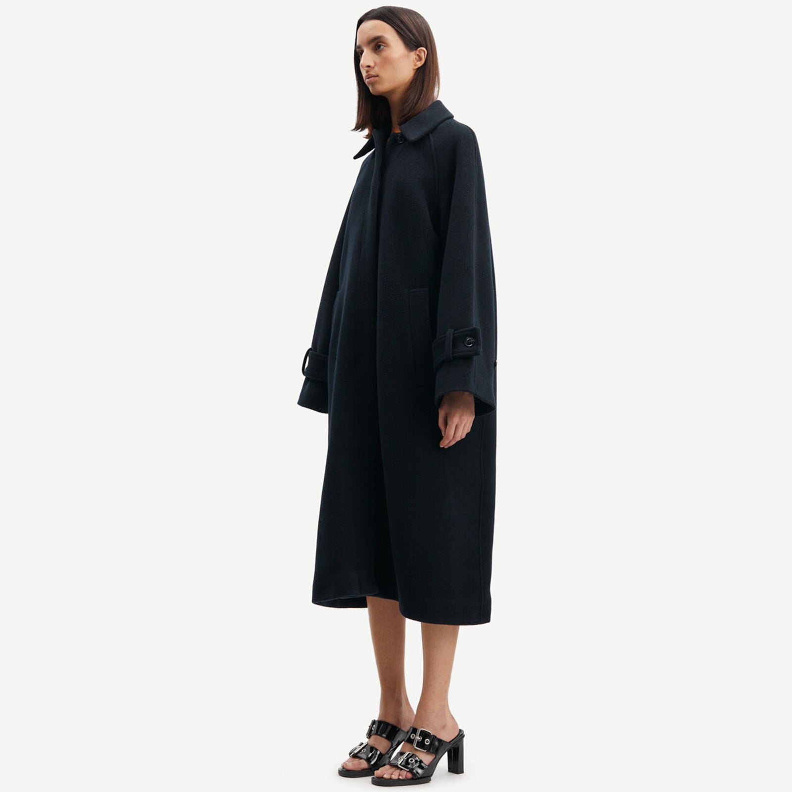 Alma Coat salute