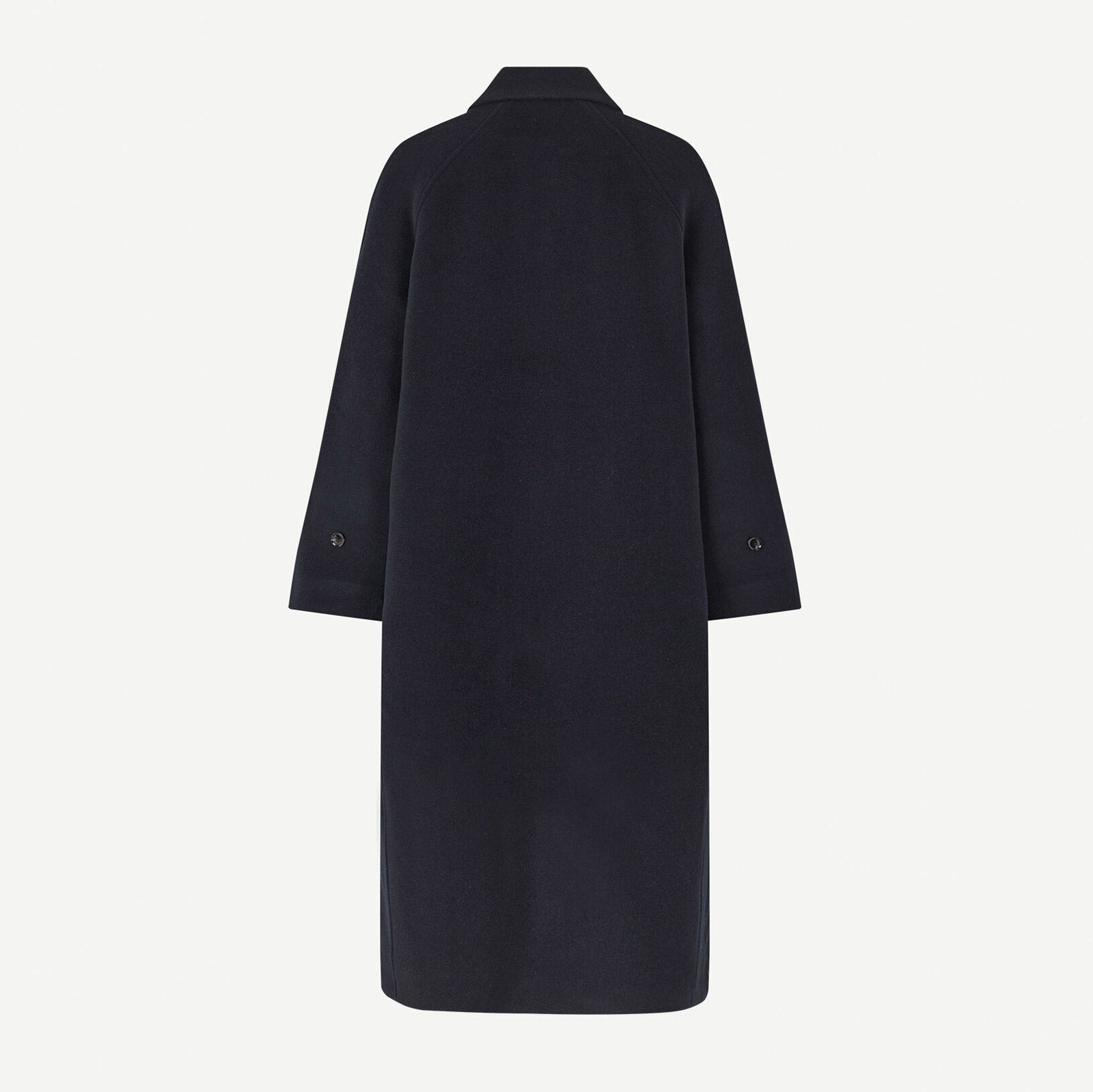 Alma Coat salute