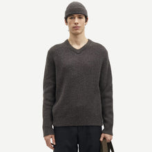 Sakoji V-Neck Jumper volcanic ash